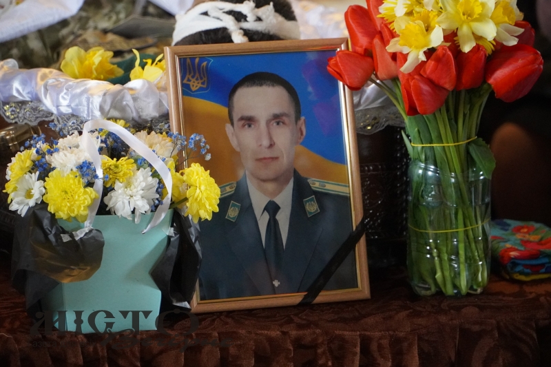 У Володимирі відбувся чин похорону над загиблим військовим Олександром Денисюком 