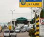 Десятки автобусів застрягли: на кордоні з Польщею величезні черги 