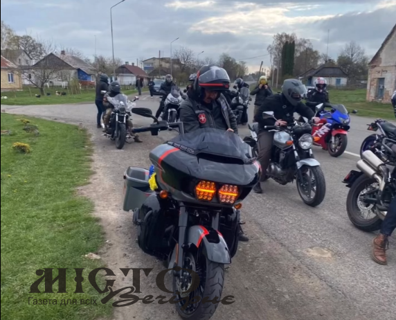 Байкери Волині вшанували полеглих воїнів у Затурцях та збирають 20 мільйонів для «Любарта» 
