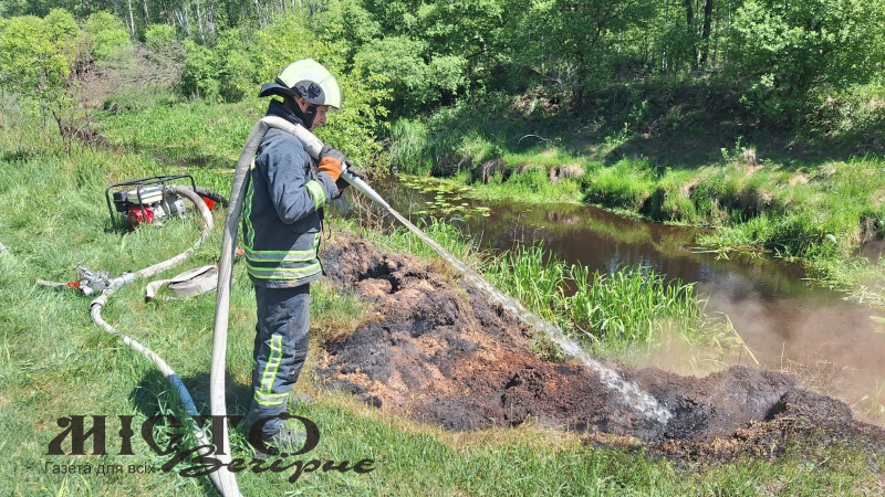 На Волині майже 7 годин гасили пожежу на торфовищі - новини Володимир-Водинського На Волині майже 7 годин гасили пожежу на торфовищі