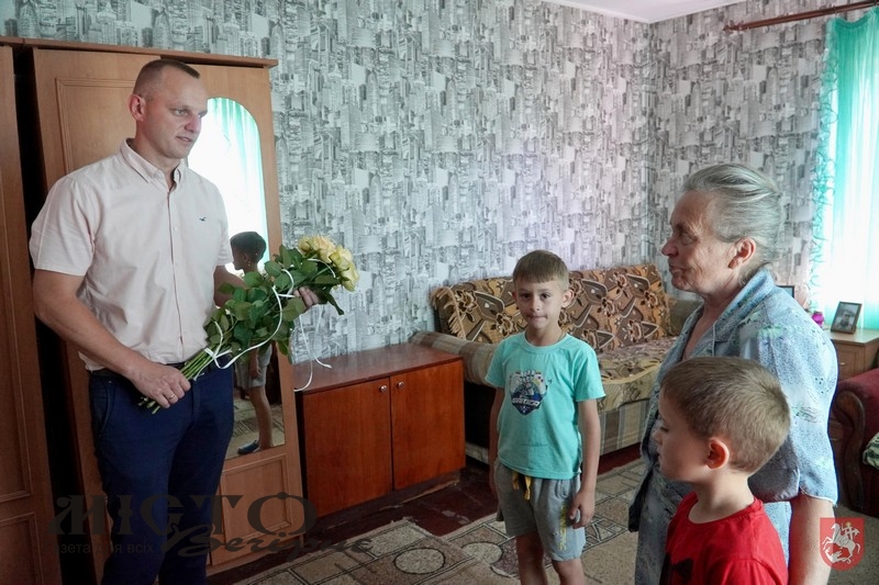 У Володимирі привітали матір загиблого Героя Олега Орлова 