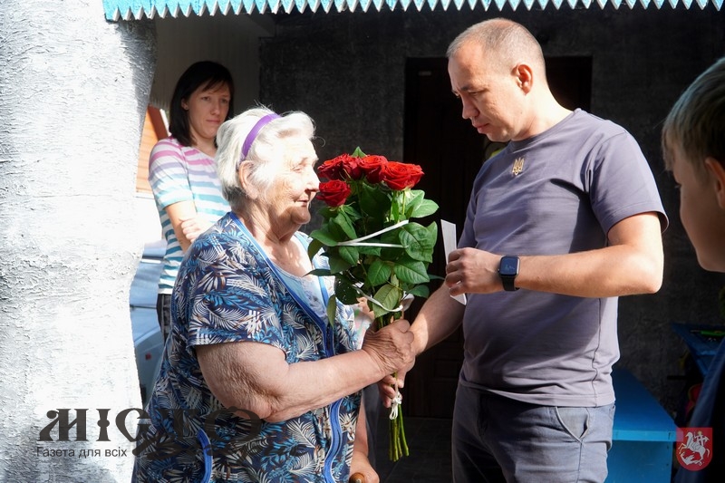 У Володимирі привітали з днем народження маму загиблого Героя Юрія Хоміка 