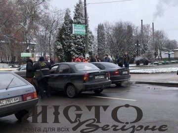 У Нововолинську автівка збила двох пішоходів 