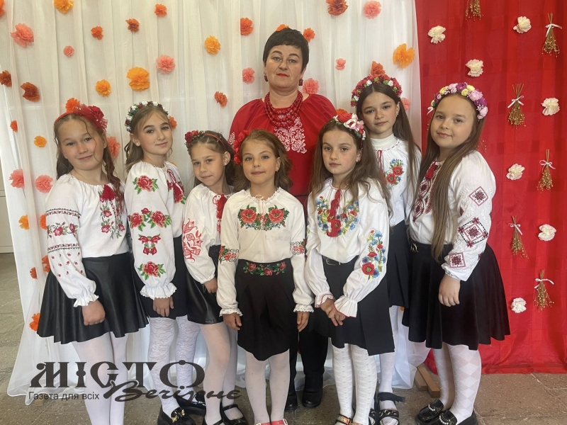 У селі Холопичі відбувся концерт до Міжнародного Дня матері 