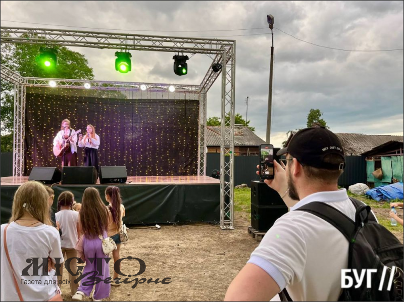 У містечку атракціонів в Нововолинську пройшов благодійний вечір музики 