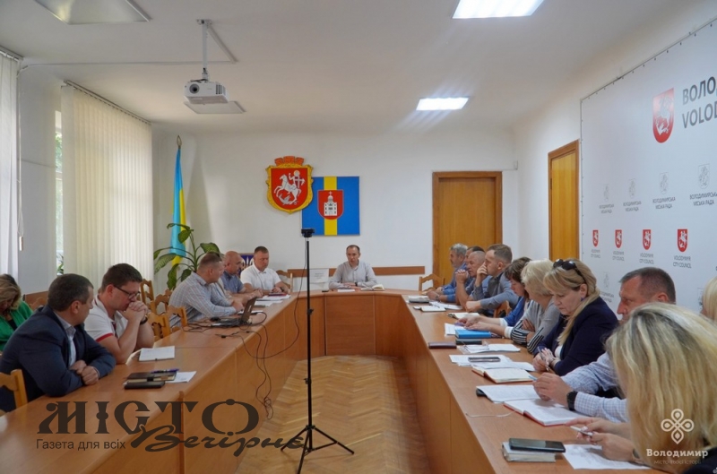 Володимир готується до зими: котельні готові, сіль завезли, ліфти відремонтували 