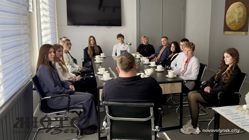 У Нововолинську кращим ліцеїстам вручили сертифікати на стипендію міського голови 