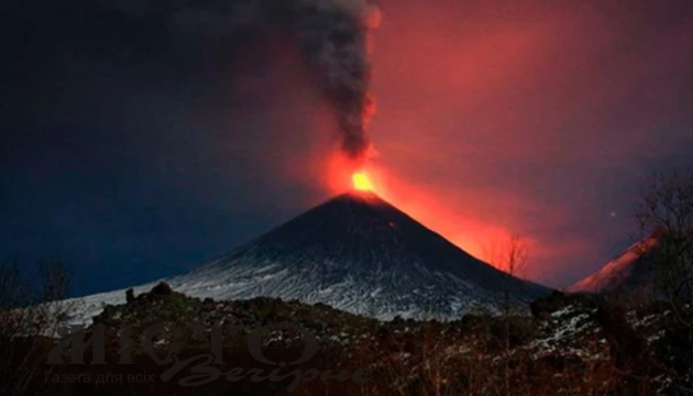 Після землетрусу на Камчатці розпочалось виверження вулана, хвиля цунамі досягла США 