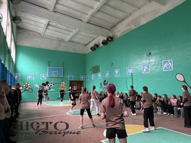 У павлівській громаді проведено 2 етап змагань «Пліч-о-пліч всеукраїнські шкільні ліги» з волейболу серед учнів та учениць 5-9 класів 