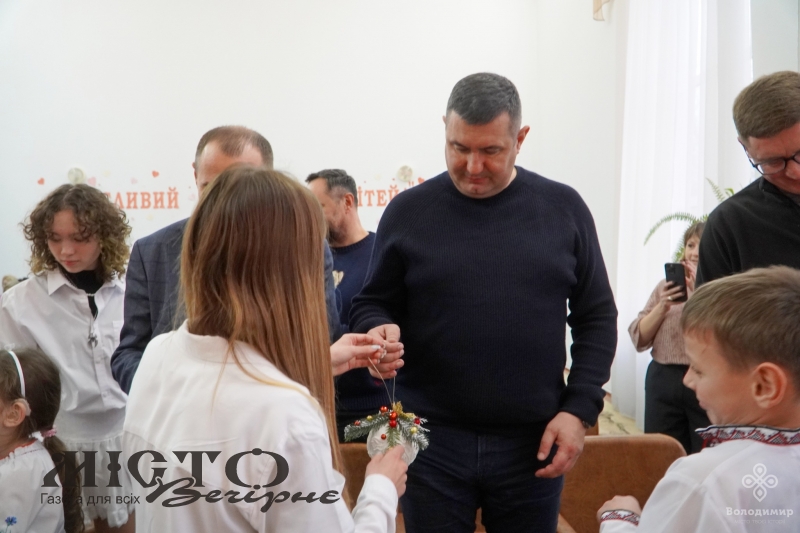 Голова Волинської облради відвідав освітні заклади Володимира 