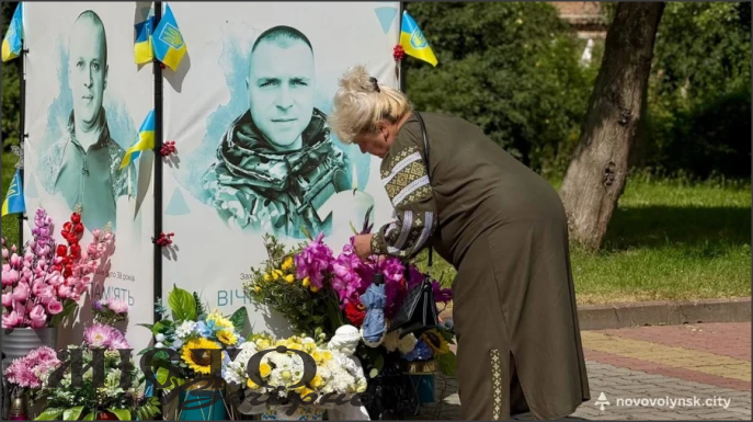 У Нововолинську молитовно згадали героїв, які загинули за незалежність 