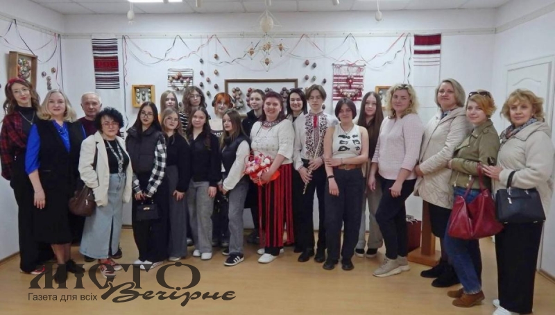 У Володимирі відкрили виставку писанкарства «Всесвіт на кінчику писачка» 