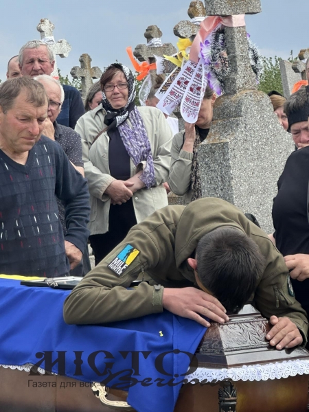 В Устилузі попрощалися із захисником України Андрієм Вересом 