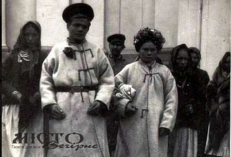  Опублікували фото молодят з Володимира 1917 року 