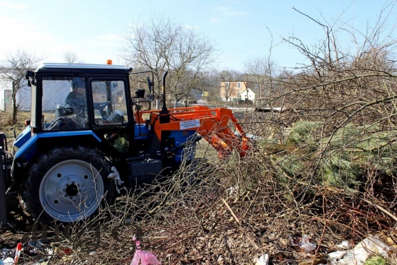 Для сміттєзвалища поблизу Володимира придбають новий трактор 