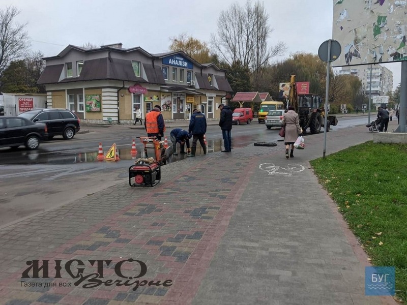 Через порив мешканці кількох вулиць Володимира залишилися без води 