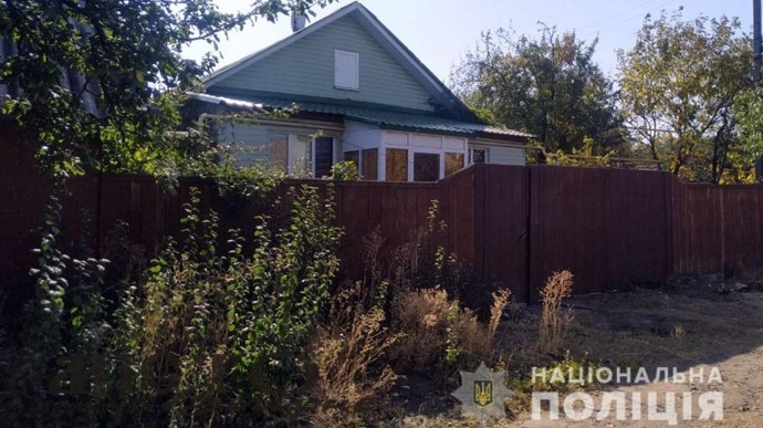 Жінка встановила розтяжку з гранатою на подвір’ї суперниці 