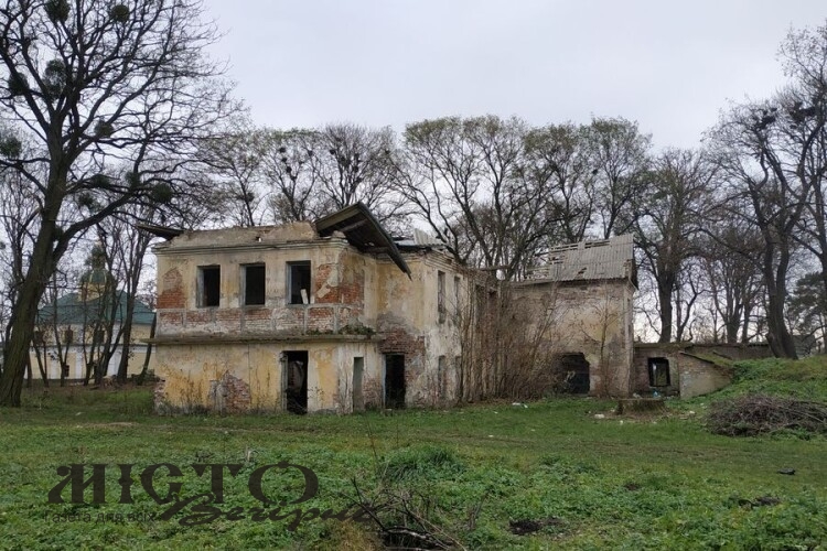 На Волині руйнується одна з небагатьох мурованих шляхетських садиб 