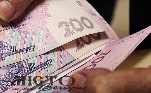 У Локачах чоловік викрав гроші з картки свого дідуся 
