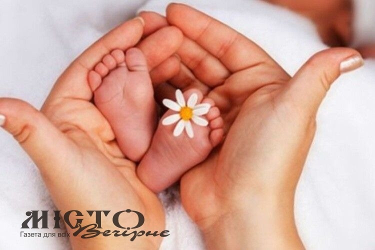 У Луцьку жінка народила дорогою до пологового 