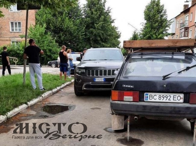У Нововолинську зіткнулись Jeep та Lada 