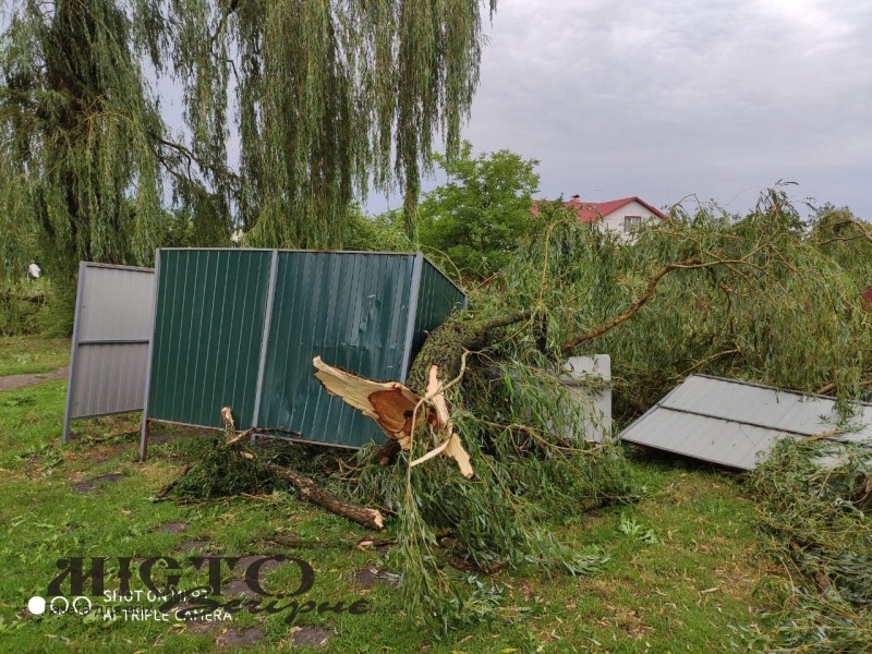 У Володимирі відбулась екстрена нарада керівників комунальних служб по питанню ліквідації наслідків буревію 