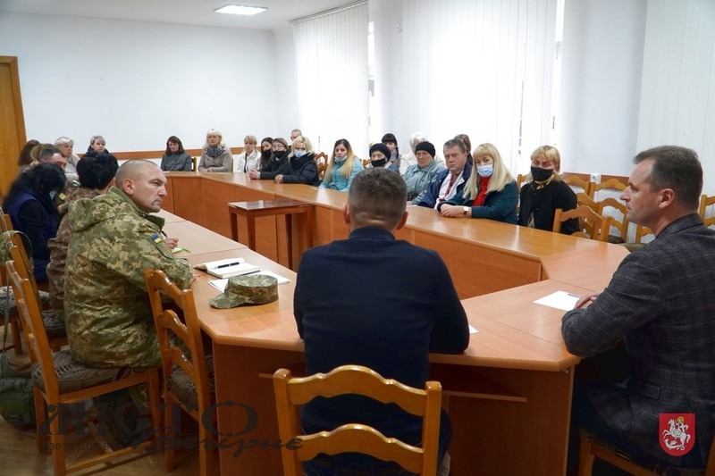 У Володимирі відбулась зустріч міського голови з родинами загиблих військовослужбовців 