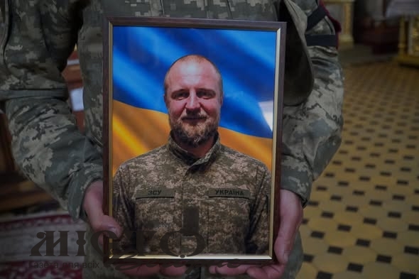 У Володимирській громаді в останню путь провели Героя Олега Козінського - новини Володимир-Водинського У Володимирській громаді в останню путь провели Героя Олега Козінського