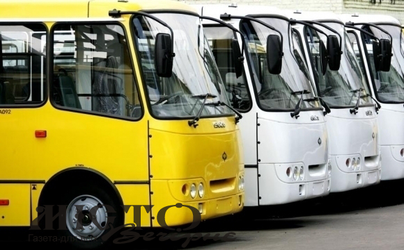 У передноворічну ніч у Нововолинську громадський транспорт курсуватиме до 20:00.  Про це повідомляють на сайті міста.  Останній рейс відправлятиметься о 20:00 з 5 мікрорайону.  1 січня 2024 року автобуси курсуватимуть за графіком вихідного дня. Графік за  