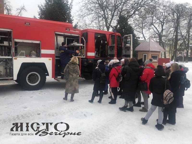  Студенти педагогічного коледжу відвідали рятувальну частину у Володимирі 