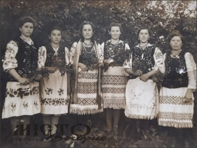 Як виглядала Іваничівська наречена та її дружки у 1950-х 