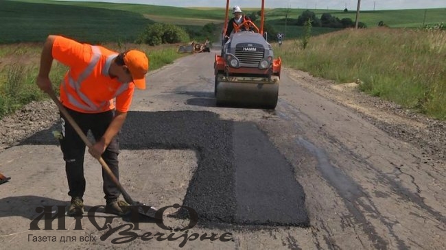 В Затурцівській громаді ремонтують 8 кілометрів дороги 