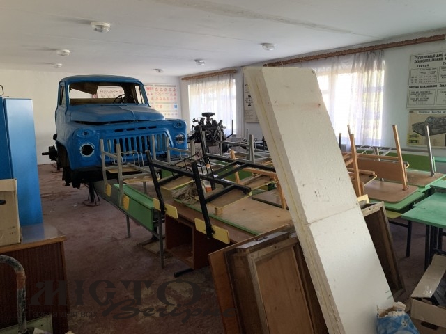 Автошкола орендувала приміщення колишньої початкової школи ліцею №1 в Іваничах за заниженою ціною 