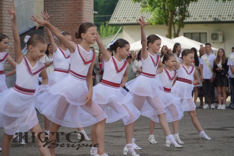 У ліцеях Володимира пролунав останній дзвоник 