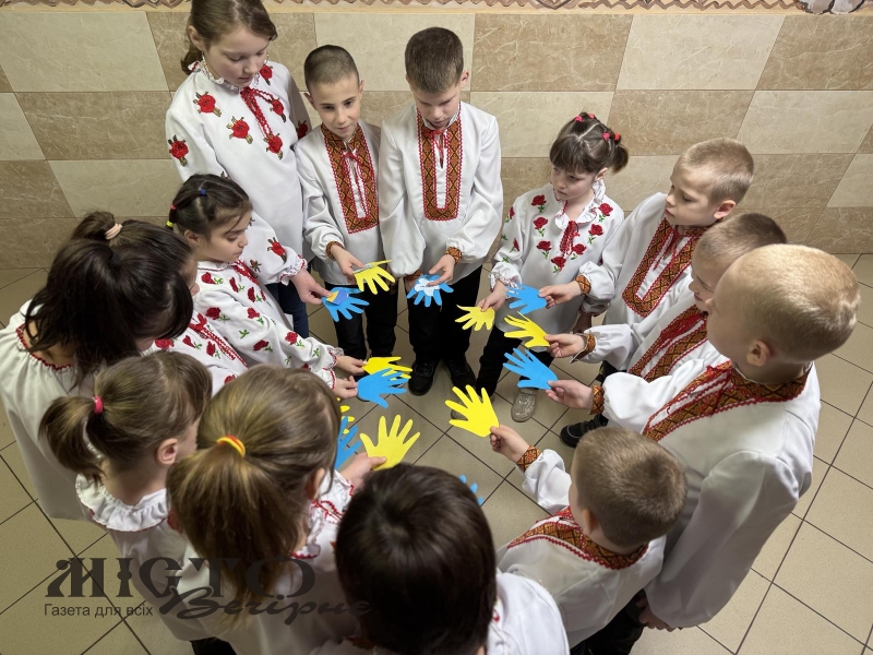 У Затурцівській спеціальній школі «Центр освіти» відбувся флеш-моб присвячений Дню єднання 