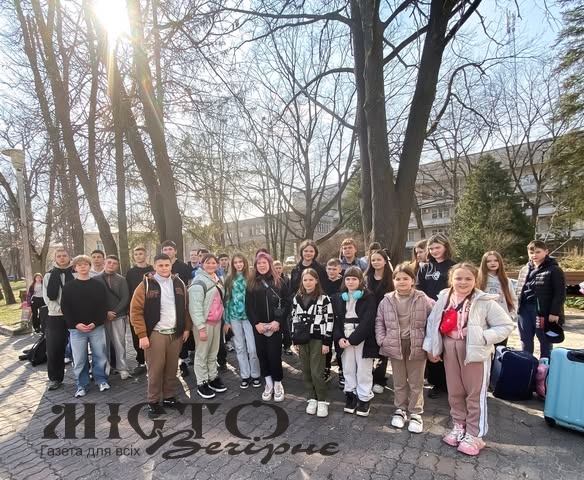 Діти пільгових категорій із Нововолинської громади вирушили на оздоровлення до «Артеку» 
