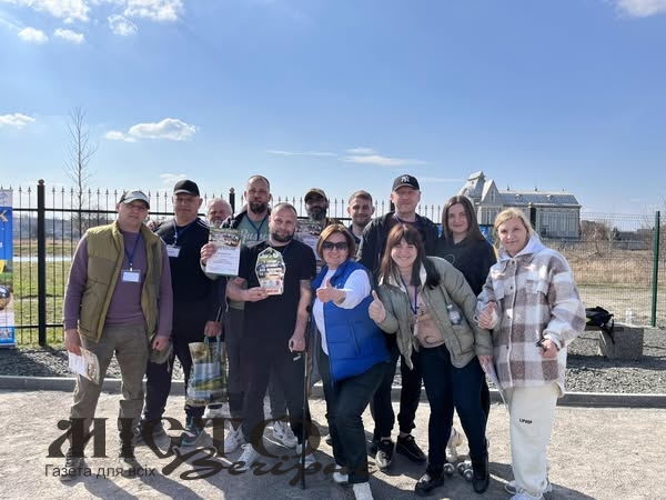 Нововолинці вибороли медалі на своєму першому турнірі з петанку 