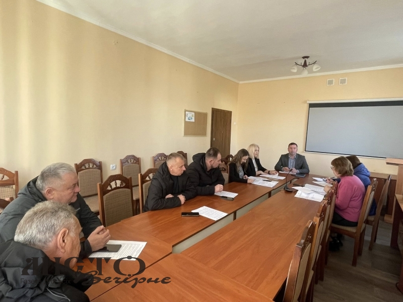 У Зимному відбулося засідання з питань бюджету та соціально-економічного розвитку 