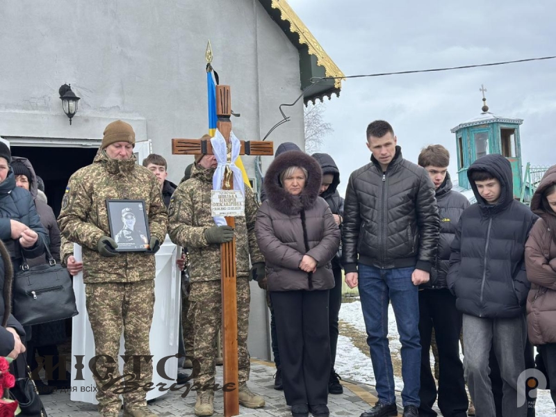  Володимирщина прощається із поліцейською Вікторією Шпилькою, яка загинула внаслідок теракту у Львові 
