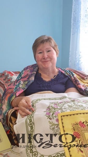 У Древинях великий талант слабкою рукою сильної жінки пише неповторну графіку 