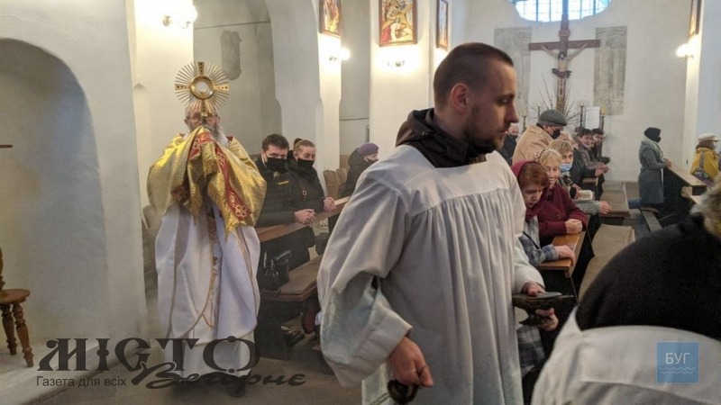 У Володимирі у костелі відправили Пасхальну месу 