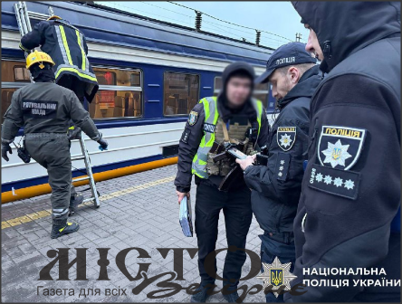 16-річний хлопець помер від удару струмом на даху електрички у Києві 