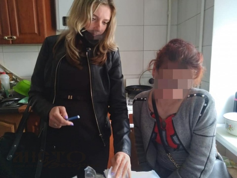 У Володимирі багатодітна матір пиячить і не доглядає за малюками 