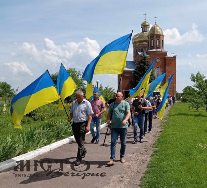  Мешканці Іваничівської громади провели в останню дорогу військовослужбовця Сергія Михальчука 
