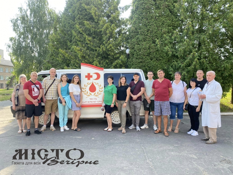 Мешканці Нововолинська продовжують здавати кров для військових 