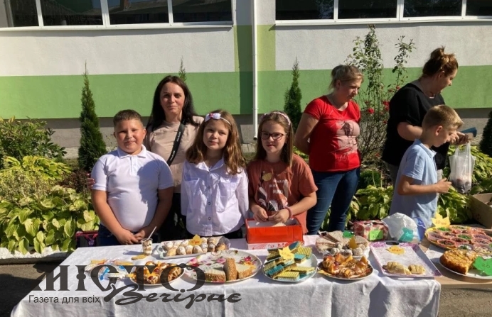 У Локачинському ліцеї зібрали понад 85 тисяч гривень для військових 