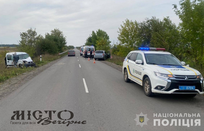 Травмувалися п’ятеро людей: деталі аварії поблизу Нововолинська 