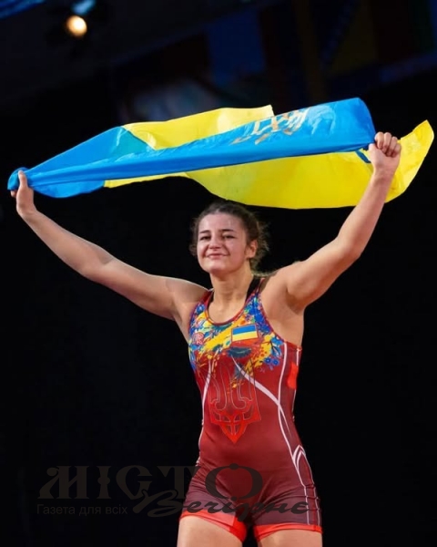 Дівчина з Іванич стала бронзовою призеркою з вільної боротьби 