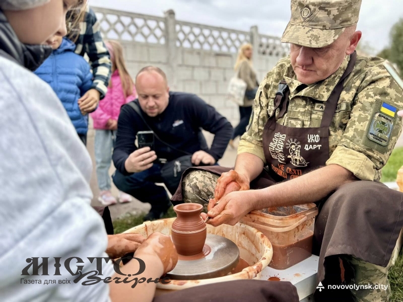 До Дня Захисників та Захисниць у Нововолинську організували збір для 14 ОМБр 