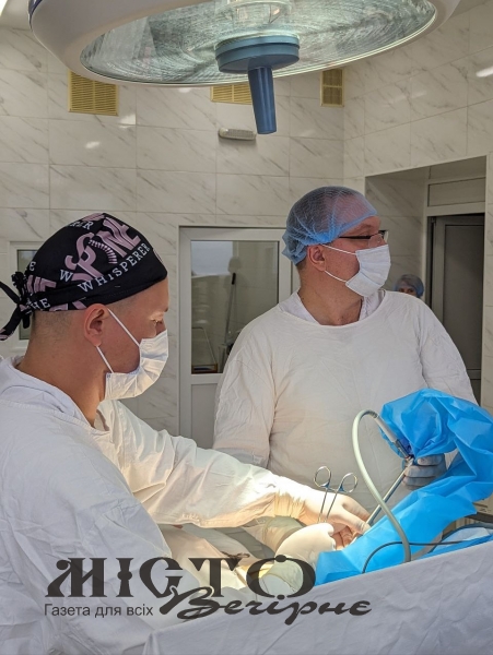 У Нововолинській міській лікарні відновили дихання пацієнту за допомогою малоінвазивної операції 